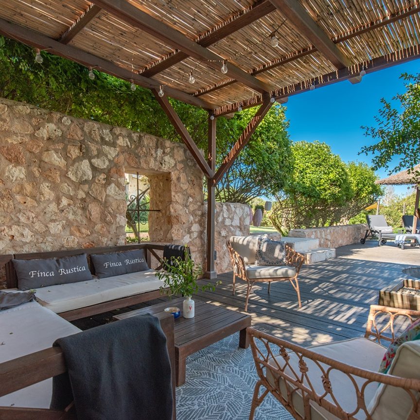 b9eb0e8a-0a26-4f77-a586-aa7454cfb41f